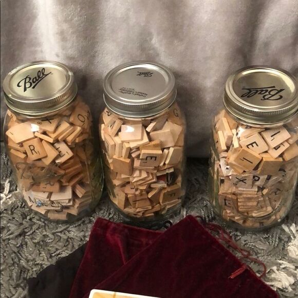 Scrabble pieces hundreds in jars - Picture 2 of 3